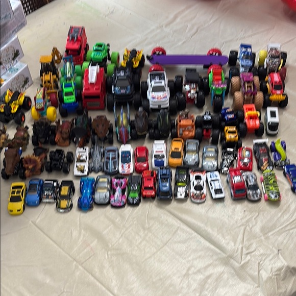 Cars / trucks
